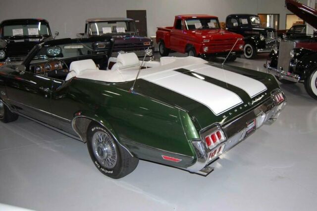 Oldsmobile Cutlass Supreme Convertible 1972 image number 30