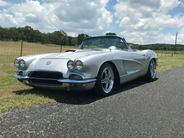 Chevrolet Corvette 1962 image number 12