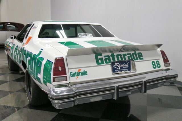 Chevrolet Monte Carlo 1976 image number 10