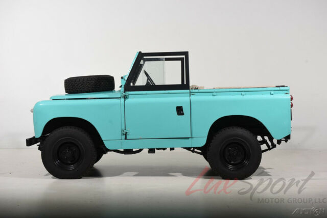 Land Rover Safari 1967 image number 33