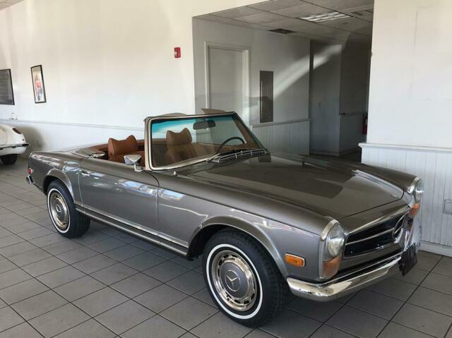 Mercedes-Benz SL-Class 1971 image number 25