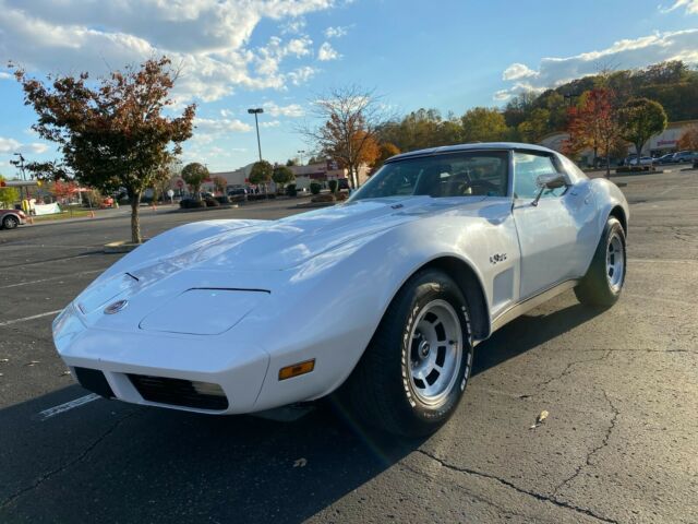 Chevrolet Corvette 1974 image number 28