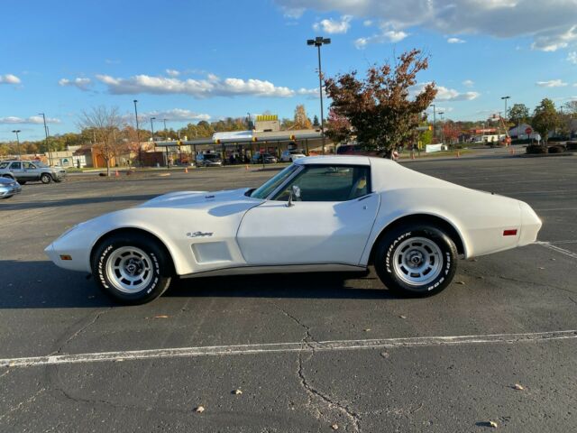 Chevrolet Corvette 1974 image number 29