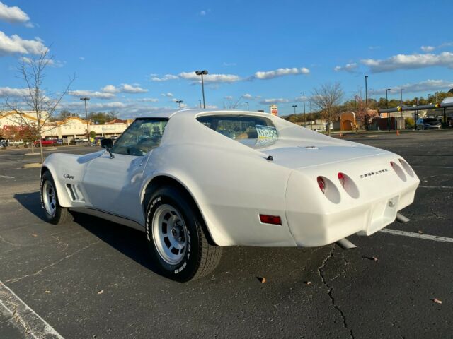 Chevrolet Corvette 1974 image number 30