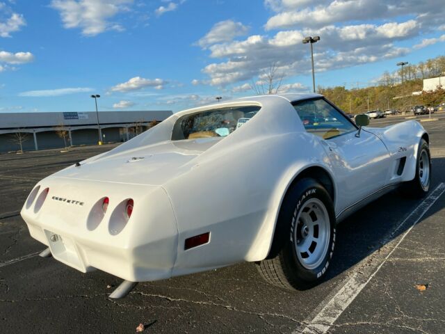 Chevrolet Corvette 1974 image number 31