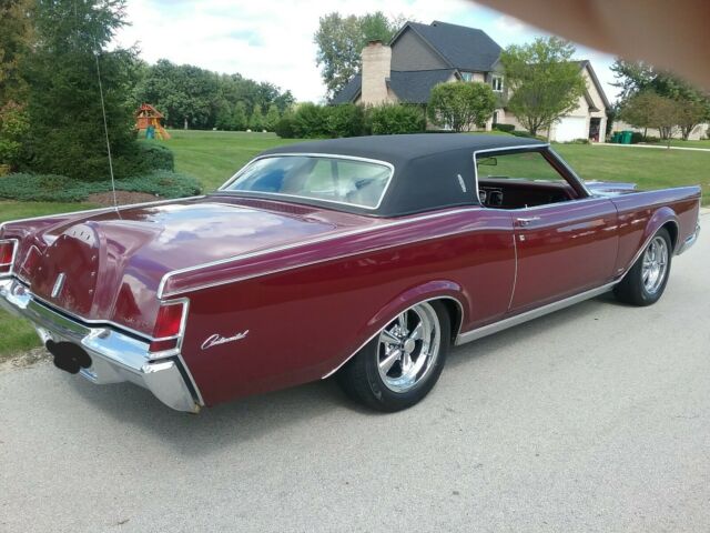 Lincoln Continental 1969 image number 2