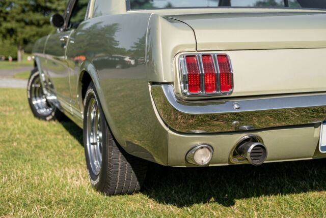 Ford Mustang 1966 image number 31