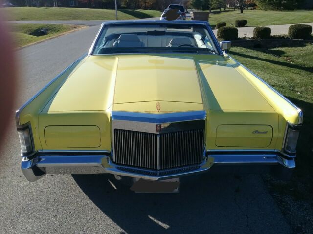 Lincoln Continental 1971 image number 2