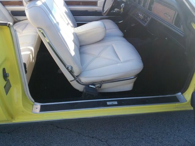 Lincoln Continental 1971 image number 30