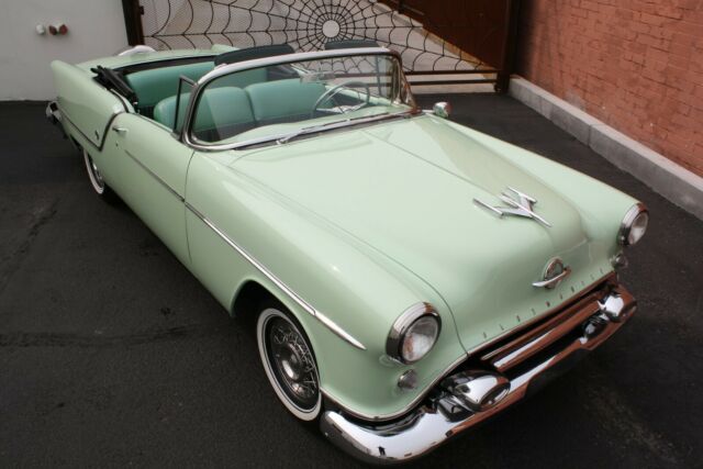 Oldsmobile Eighty-Eight 1954 image number 0