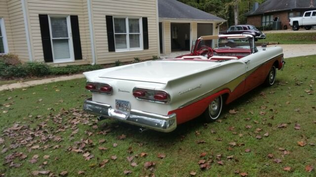 Ford Fairlane 1958 image number 16