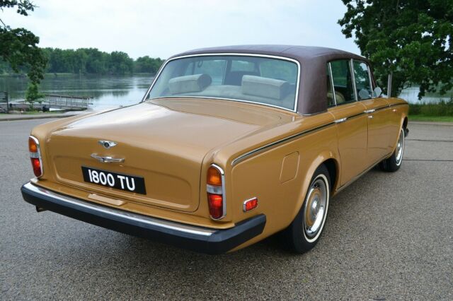 Rolls-Royce Silver Shadow 1974 image number 32