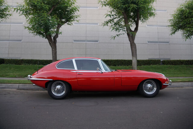 Jaguar E-Type 4.2L 6 cyl 2+2 5 spd manual Coupe 1968 image number 25