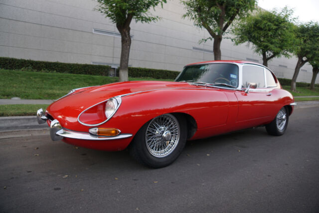 Jaguar E-Type 4.2L 6 cyl 2+2 5 spd manual Coupe 1968 image number 27