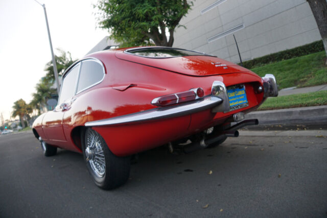 Jaguar E-Type 4.2L 6 cyl 2+2 5 spd manual Coupe 1968 image number 38