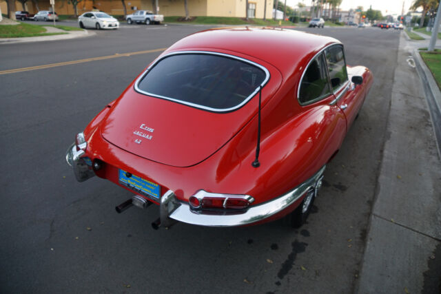 Jaguar E-Type 4.2L 6 cyl 2+2 5 spd manual Coupe 1968 image number 40