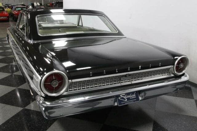 Ford Galaxie 1963 image number 10