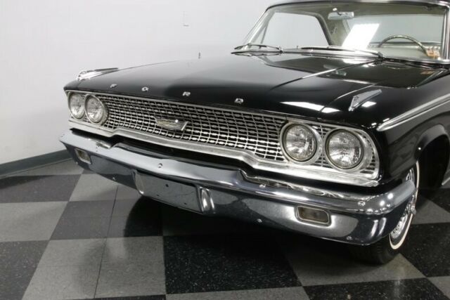 Ford Galaxie 1963 image number 23