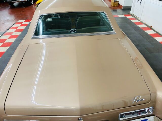 Buick Riviera 1964 image number 21