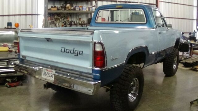 Dodge Power Wagon 1975 image number 29