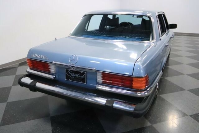 Mercedes-Benz 400-Series 1979 image number 12