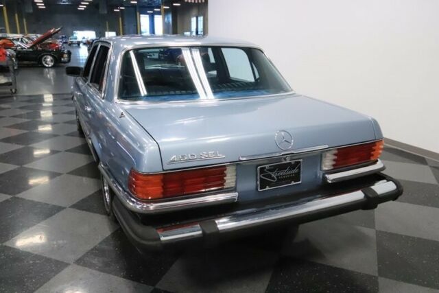 Mercedes-Benz 400-Series 1979 image number 34