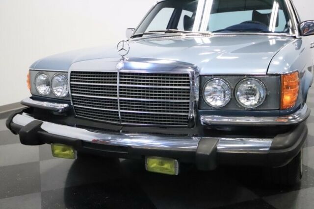 Mercedes-Benz 400-Series 1979 image number 46