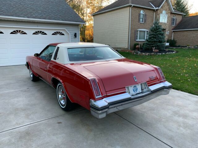 Oldsmobile Cutlass 1977 image number 14