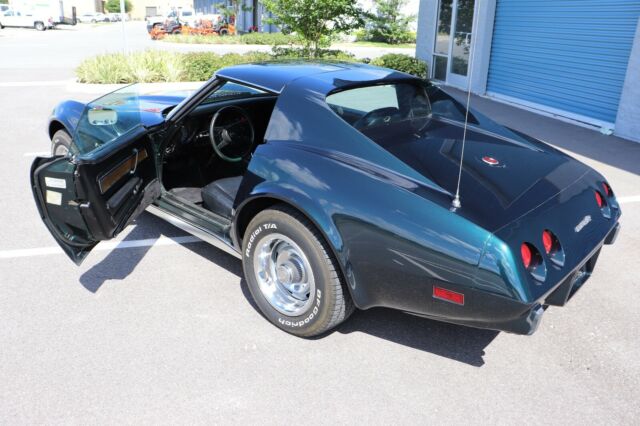 Chevrolet Corvette 1976 image number 34