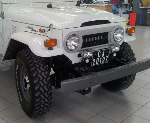 Toyota Land Cruiser 1972 image number 15