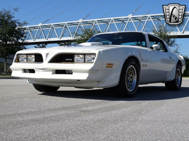 Pontiac Firebird Trans-Am 1978 image number 11