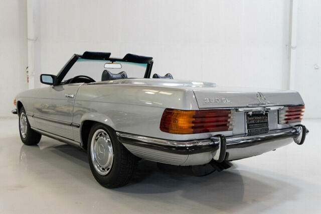 Mercedes-Benz 300-Series 1972 image number 11