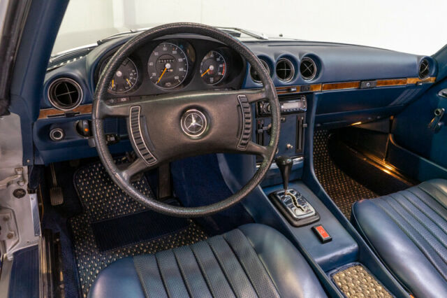 Mercedes-Benz 300-Series 1972 image number 13