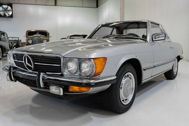 Mercedes-Benz 300-Series 1972 image number 24