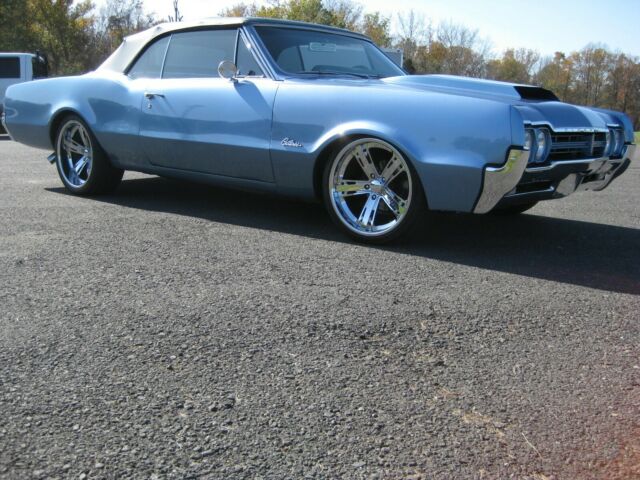 Oldsmobile Cutlass 1966 image number 24