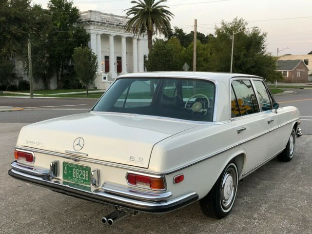 Mercedes-Benz 300-Series 1970 image number 22