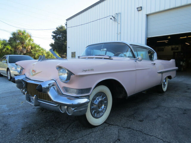 Cadillac DeVille 1957 image number 0