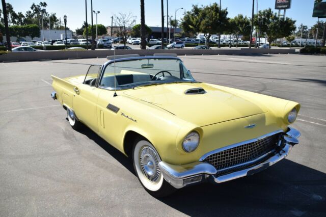 Ford Thunderbird 1957 image number 17