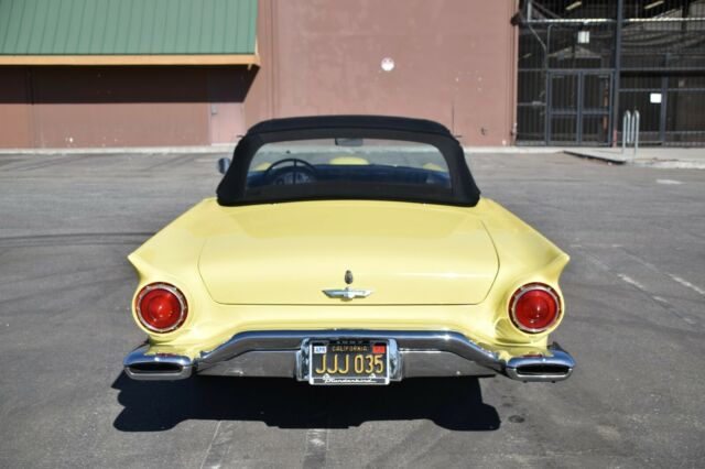 Ford Thunderbird 1957 image number 28