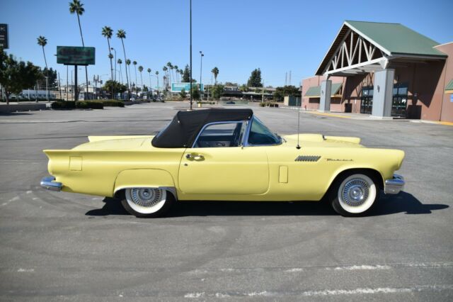 Ford Thunderbird 1957 image number 9