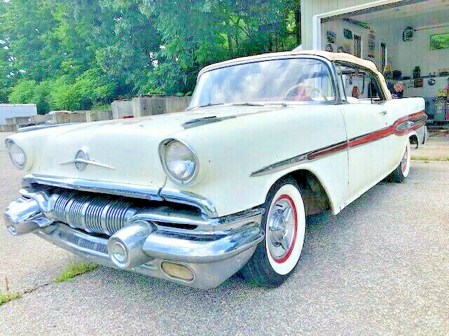 Pontiac Bonneville 1957 image number 0