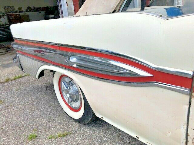 Pontiac Bonneville 1957 image number 12