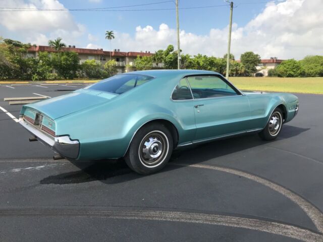 Oldsmobile Toronado 1966 image number 31