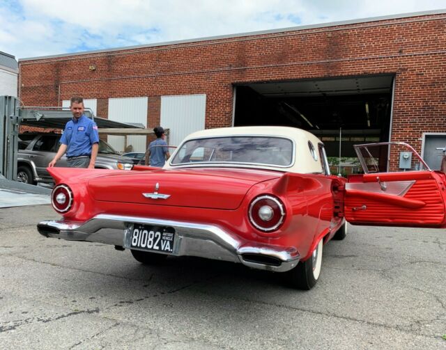 Ford Thunderbird 1957 image number 10