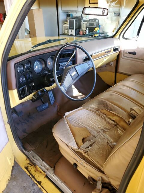 GMC Sierra Grande 15 C10 Squarebody 1977 image number 11