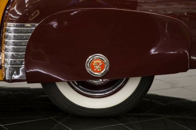 Cadillac Series 61 1941 image number 11