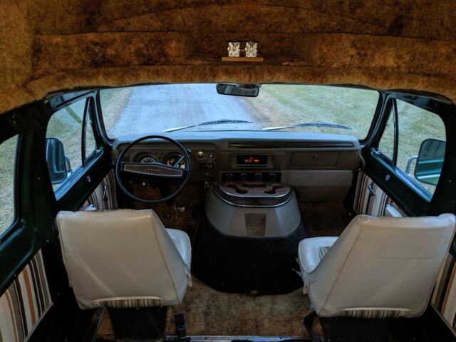 Dodge B 300 MAXIWAGON CAMPER VAN 1976 image number 10