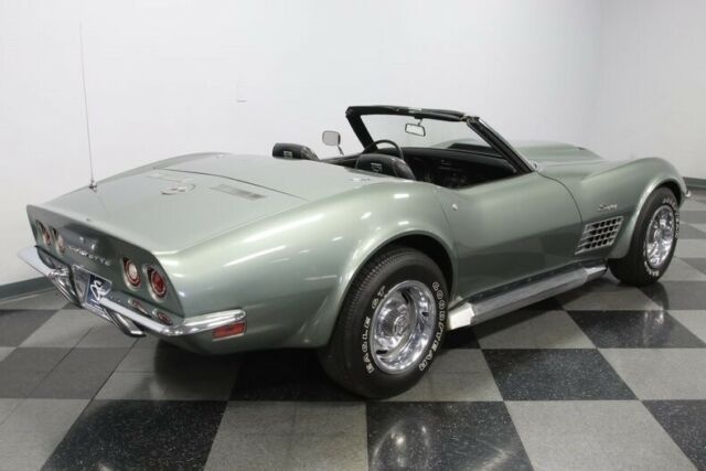 Chevrolet Corvette 1972 image number 13