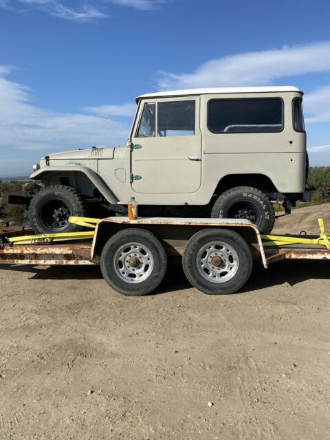 Toyota FJ Cruiser 1970 image number 16