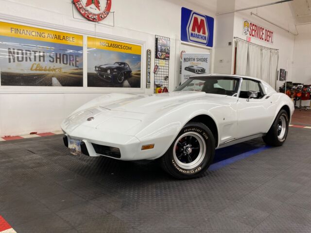 Chevrolet Corvette 1975 image number 34